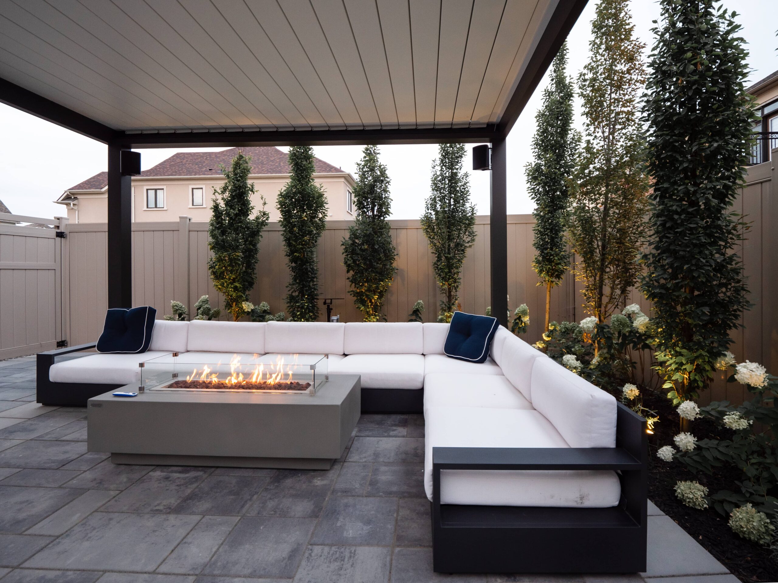 Premium Louvered Pergola System with ZIP Screen - Image 2