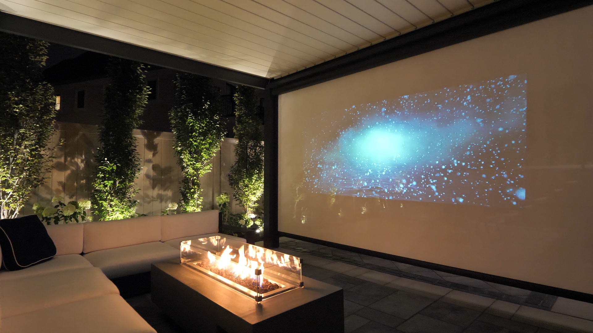 Louvered Pergola System with ZIP Screen