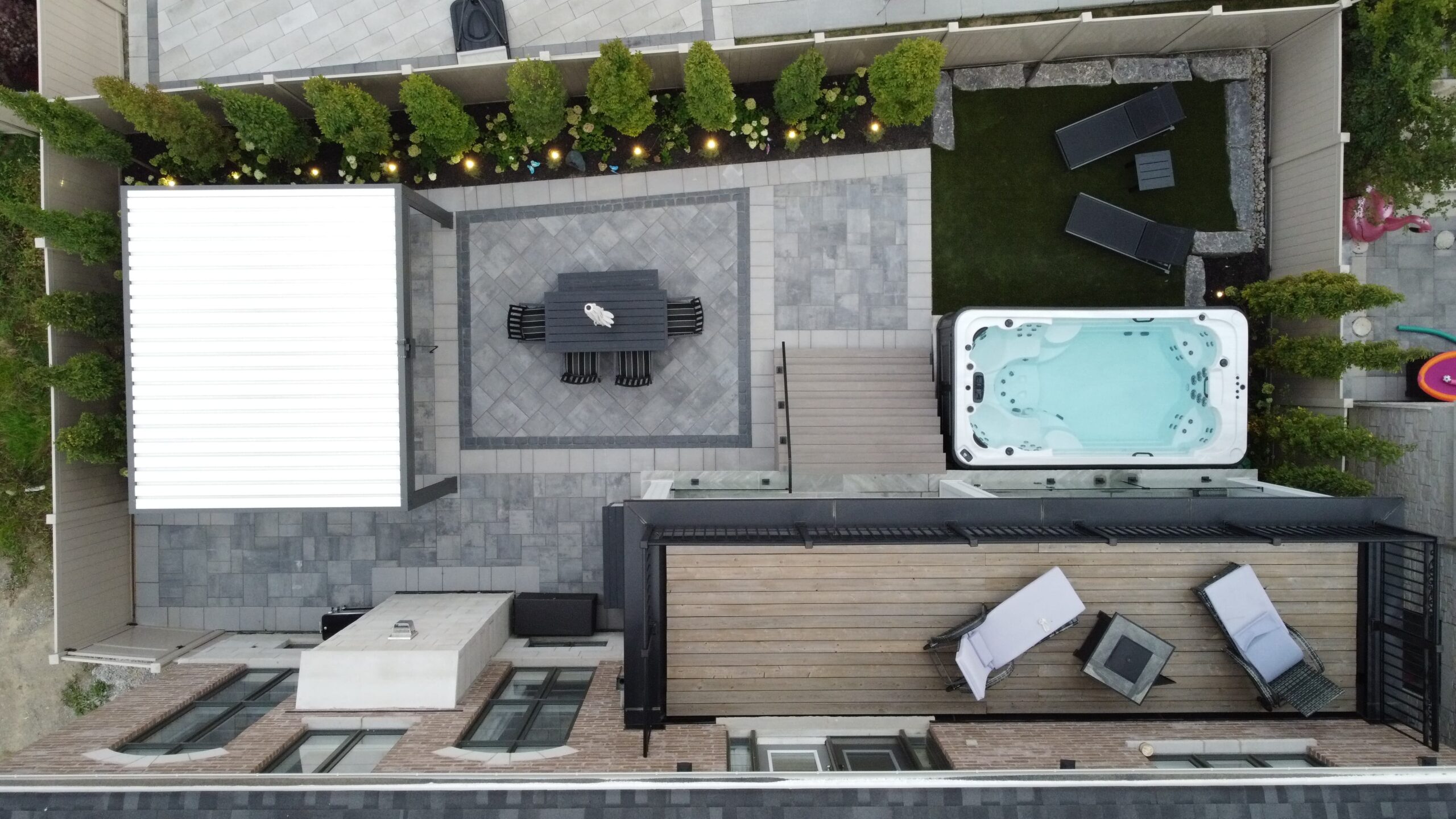 Premium Louvered Pergola System with ZIP Screen - Image 3